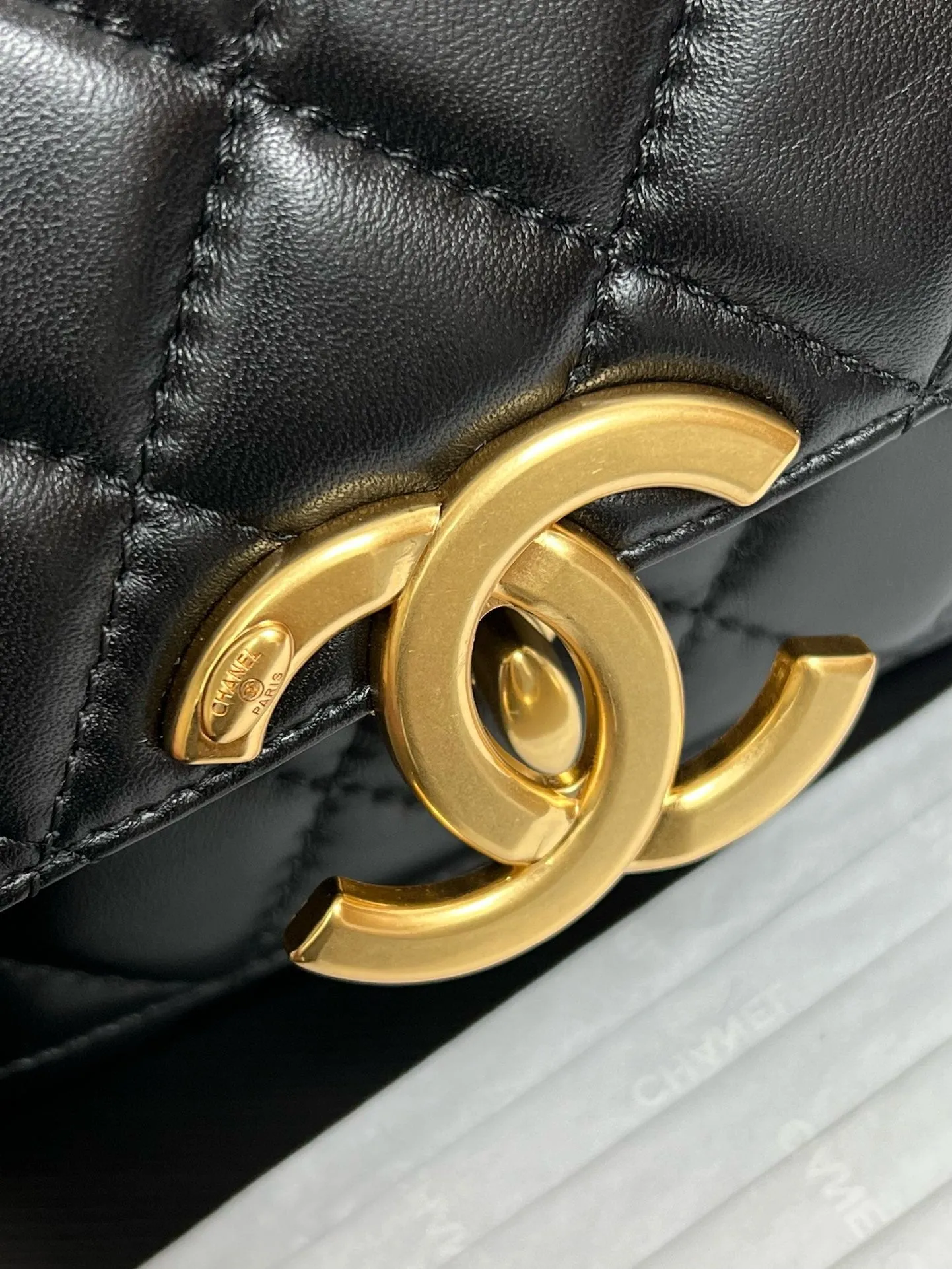 CC1018 Mini Flap Bag / HIGHEST QUALITY VERSION / 5.3 × 7.4 × 2.7 in