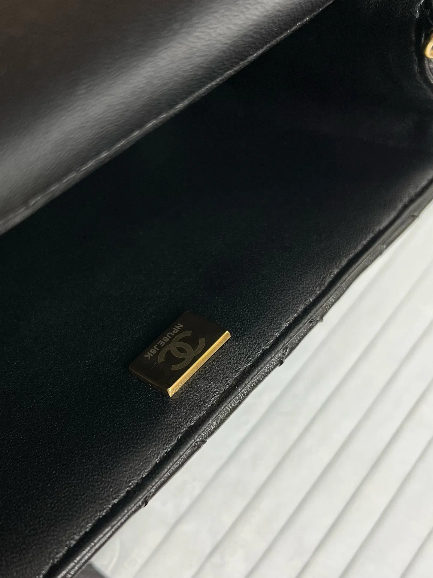 CC1018 Mini Flap Bag / HIGHEST QUALITY VERSION / 5.3 × 7.4 × 2.7 in