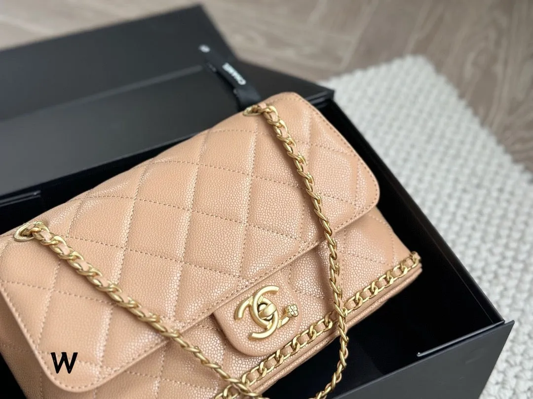 CC893 CC Flap Handbag / 6 × 9.9 × 2.5 in