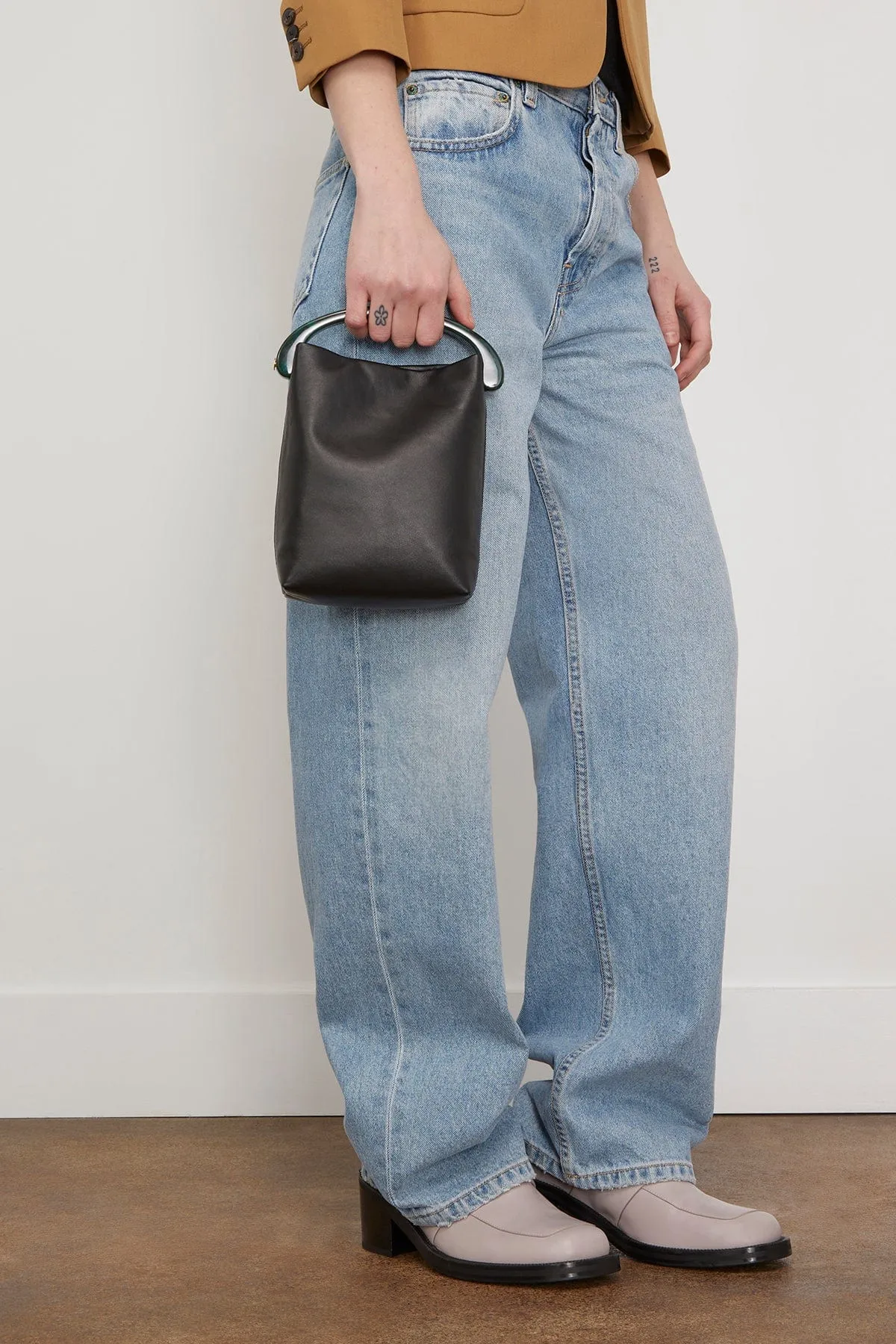 Crisp Crossbody Bag in Black