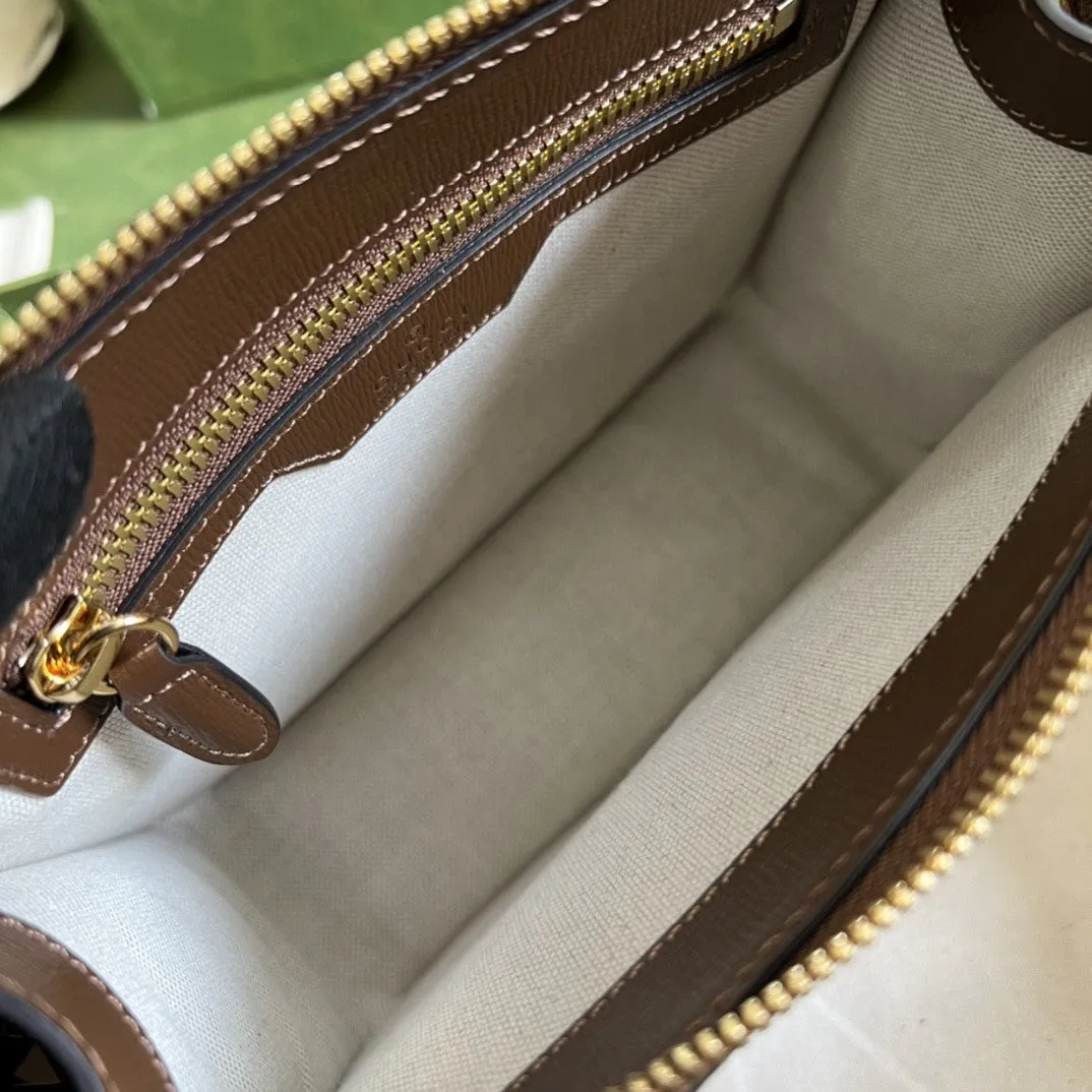 gg Messenger Bag With Interlocking G Beige And Ebony gg Supreme Canvas And Brown For Men 8in/21cm gg 674164 92THG