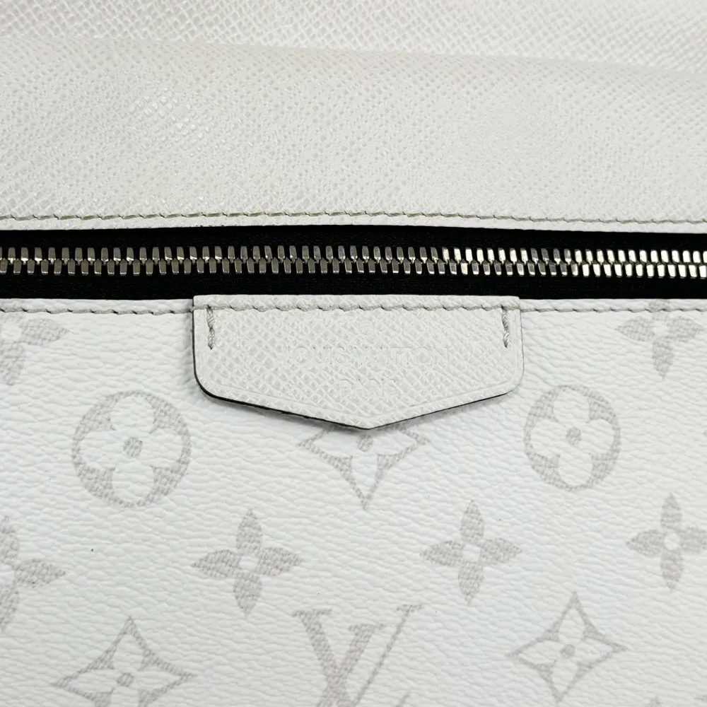LOUIS VUITTON Outdoor Messenger PM White Monogram Crossbody Bag LHQ399