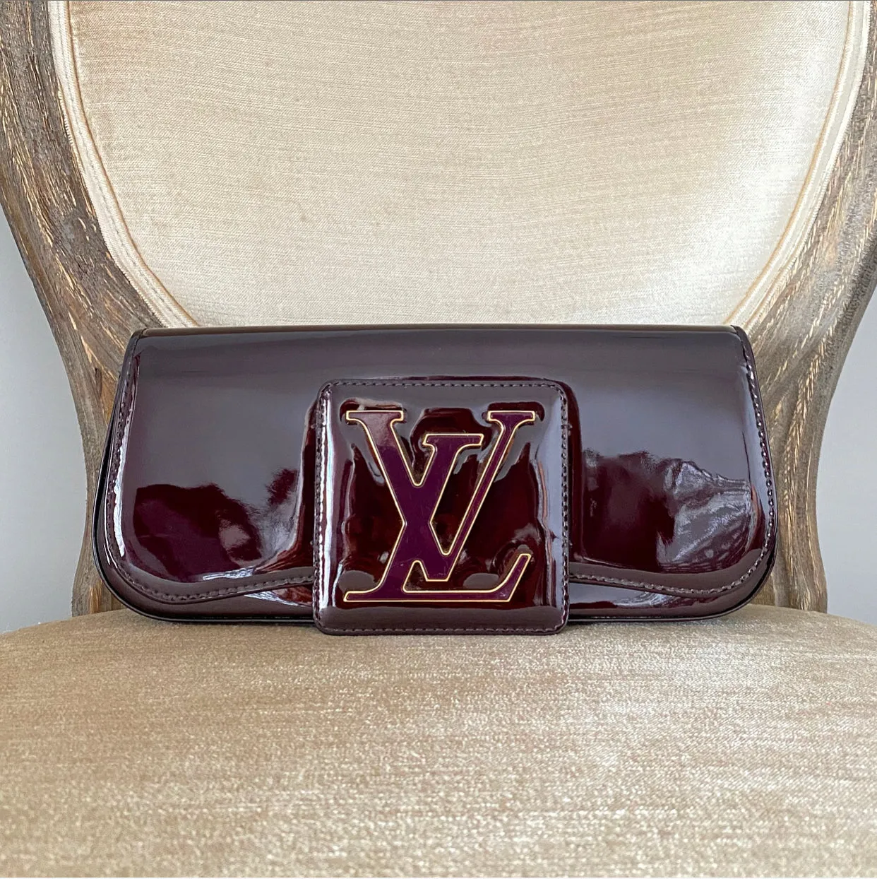 Louis Vuitton Vernis Amarante Patent Logo Sobe Clutch Bag